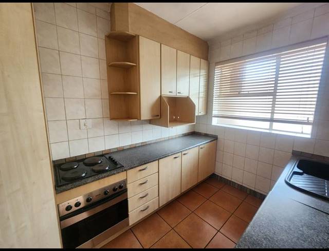 3 BEDROOM TOWNHOUSE FOR SALE IN DENLEE